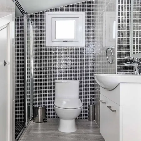 Bay 14 Willa Protaras